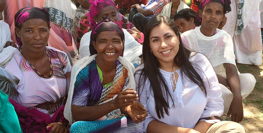 UN_Women's tweet photo. Ever wonder what it's like to work with us? Explore a #DayInTheLife of a programme analyst: https://t.co/WjDwhT0LWX https://t.co/SmmYjcOei1