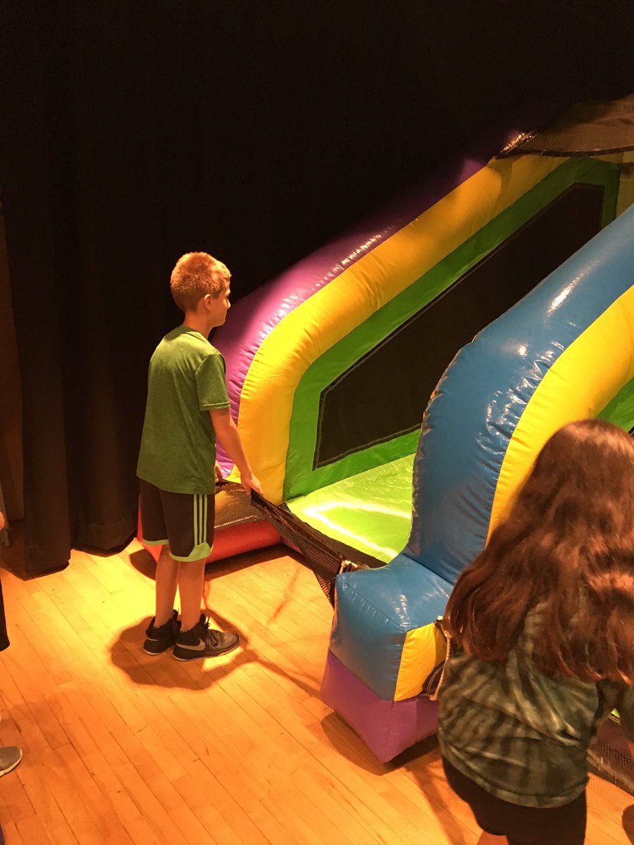 donovanLF5's tweet photo. Thank you PTA for an awesome Carnival Day! @LFSchool3  @LF2and3PTA https://t.co/cRhWN0FxI8