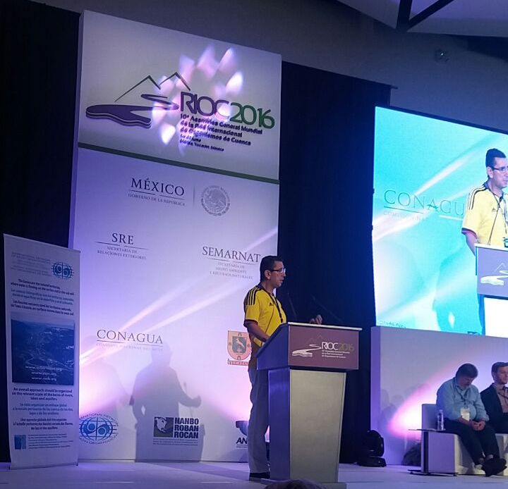 CAR_Cundi's tweet photo. Néstor Franco director de la @CAR_Cundi representando a Colombia en #RIOC2016 Por la protección del agua y la vida. https://t.co/E93x1SYXS9