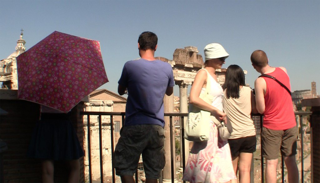 Traveling to Italy this summer? Don’t forget to bring THESE with you rome-cabs.org/2016/06/03/tra…
