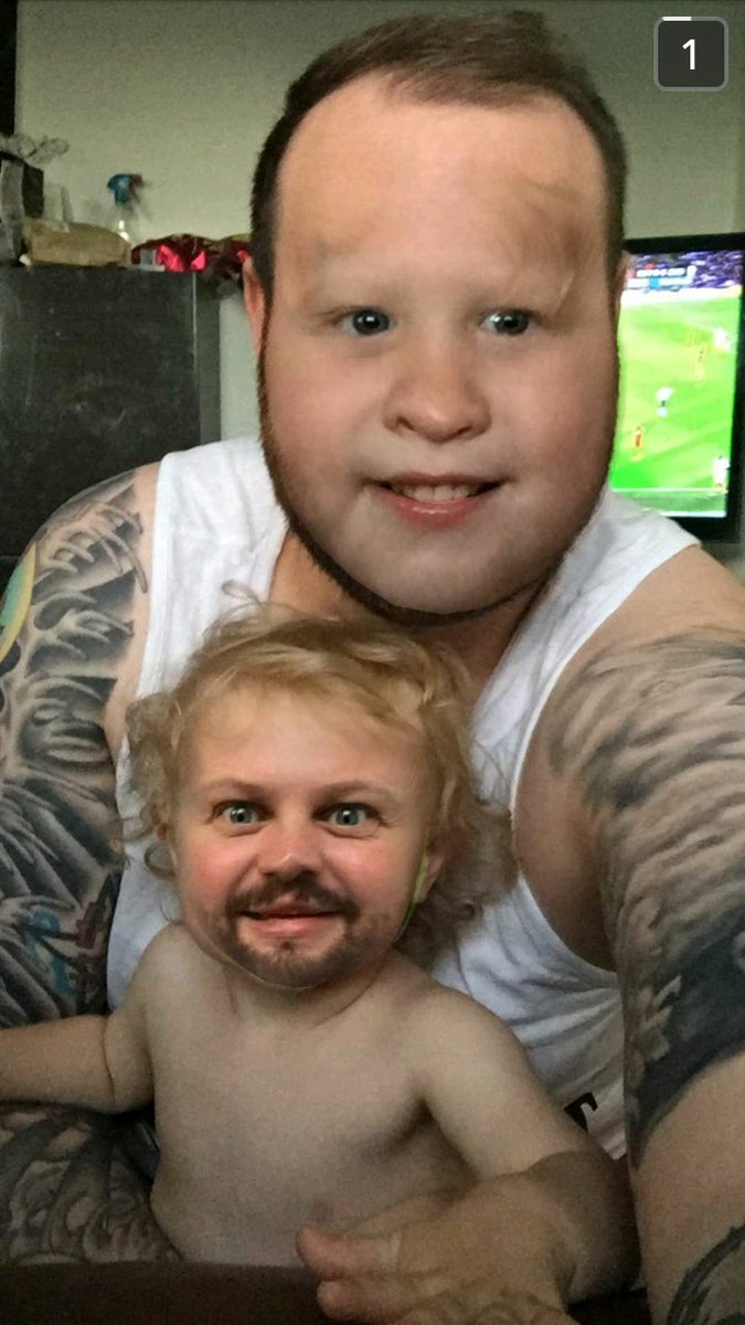 Hellenjjc's tweet photo. @lemontwittor has a baby the result be like my hubby and son faceswap #shating #minikeith 😁 https://t.co/OcUGxONf7V