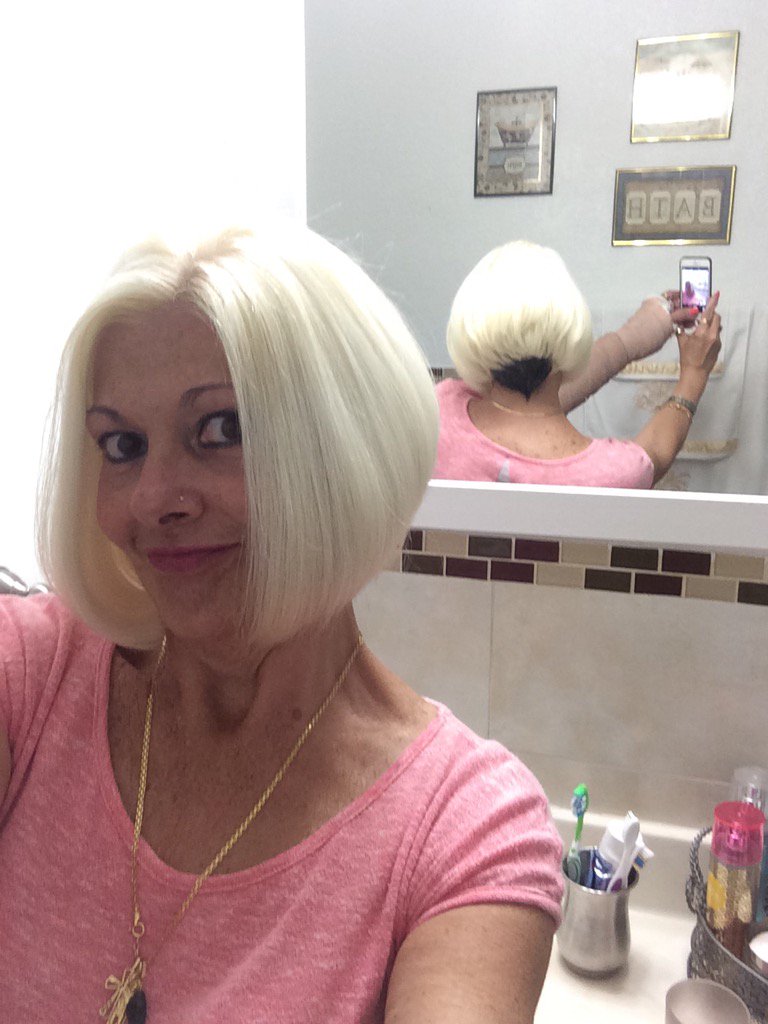 Rumbera124Munoz's tweet photo. Very much needed hair day💇🙆💁 https://t.co/x1QNPKxA5J