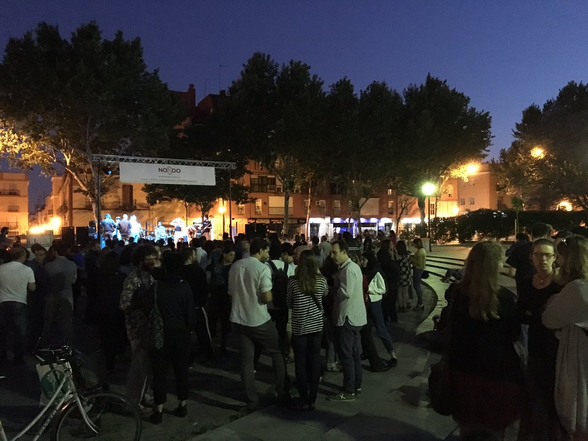 Ayto_Sevilla's tweet photo. En directo The Mahandelins y Malfario. Rock en #SevillainGreen https://t.co/41VQeYAr5n