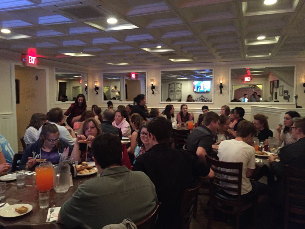 ChoirLchs's tweet photo. Dinner at Puglia in Little Italy! #BroadwayBound https://t.co/sV991c9q8G