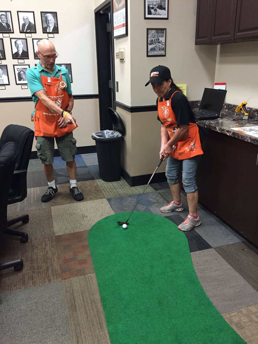 _zrossi's tweet photo. Our pros Terry and Austin bringing putting fun to 2806, great start to our weekend games! #ourorangefamily https://t.co/FNGbah8LWt