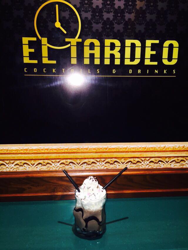 Él cocktail de hoy es Frapé de Chocolate,seguro que no te puedes resistir. 
Ven a probarlo a #ElTardeoCocktailDrinks