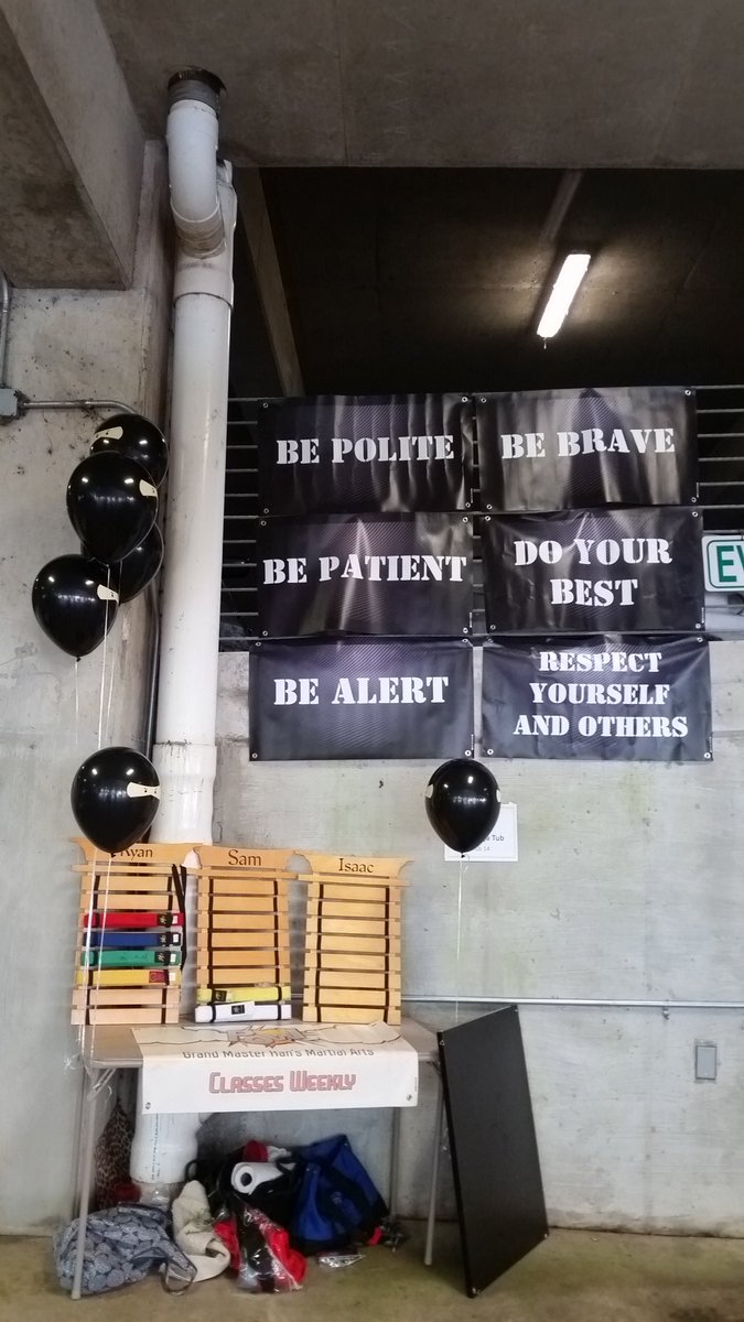 Tiana_Johnston's tweet image. It&apos;s ON! #theninjatub #paddockparty #runningofthetubs