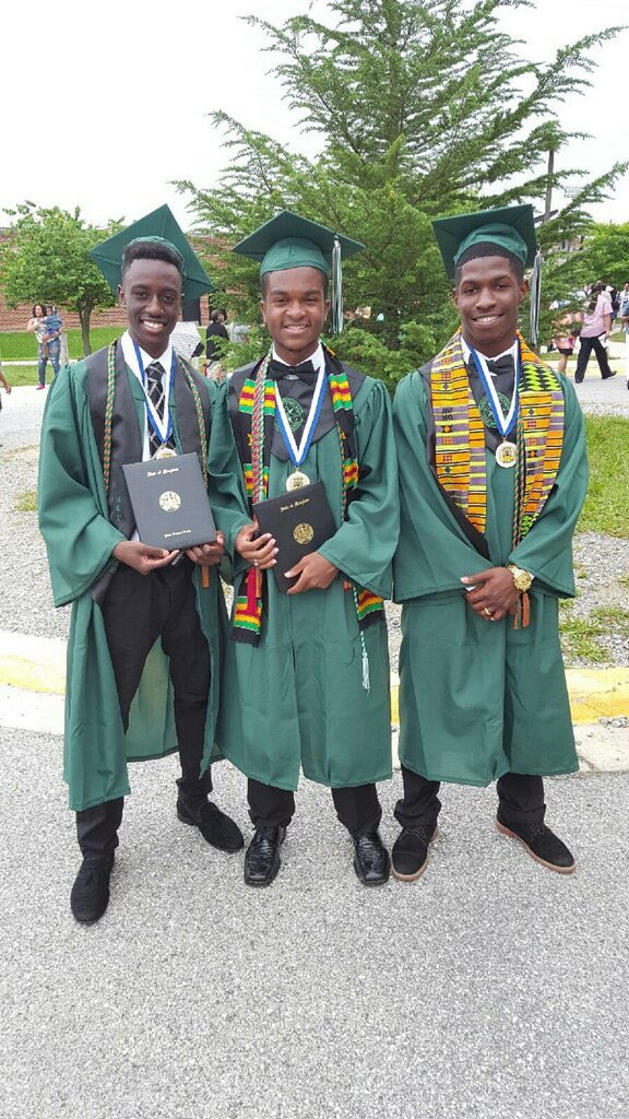 yookeyon's tweet photo. My brothers 🤘🏾 #MSU20 @BillionaireBuke @OGLans https://t.co/Jc5AocnGVQ