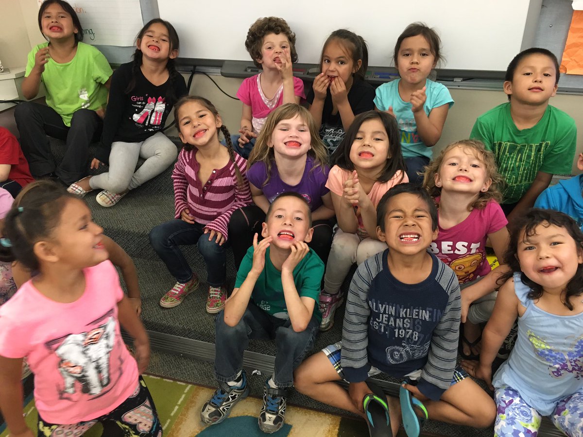 mrsperehudoff's tweet image. Gum at school??  Yes!! #JuneFun #yesday @ConnaughtNB