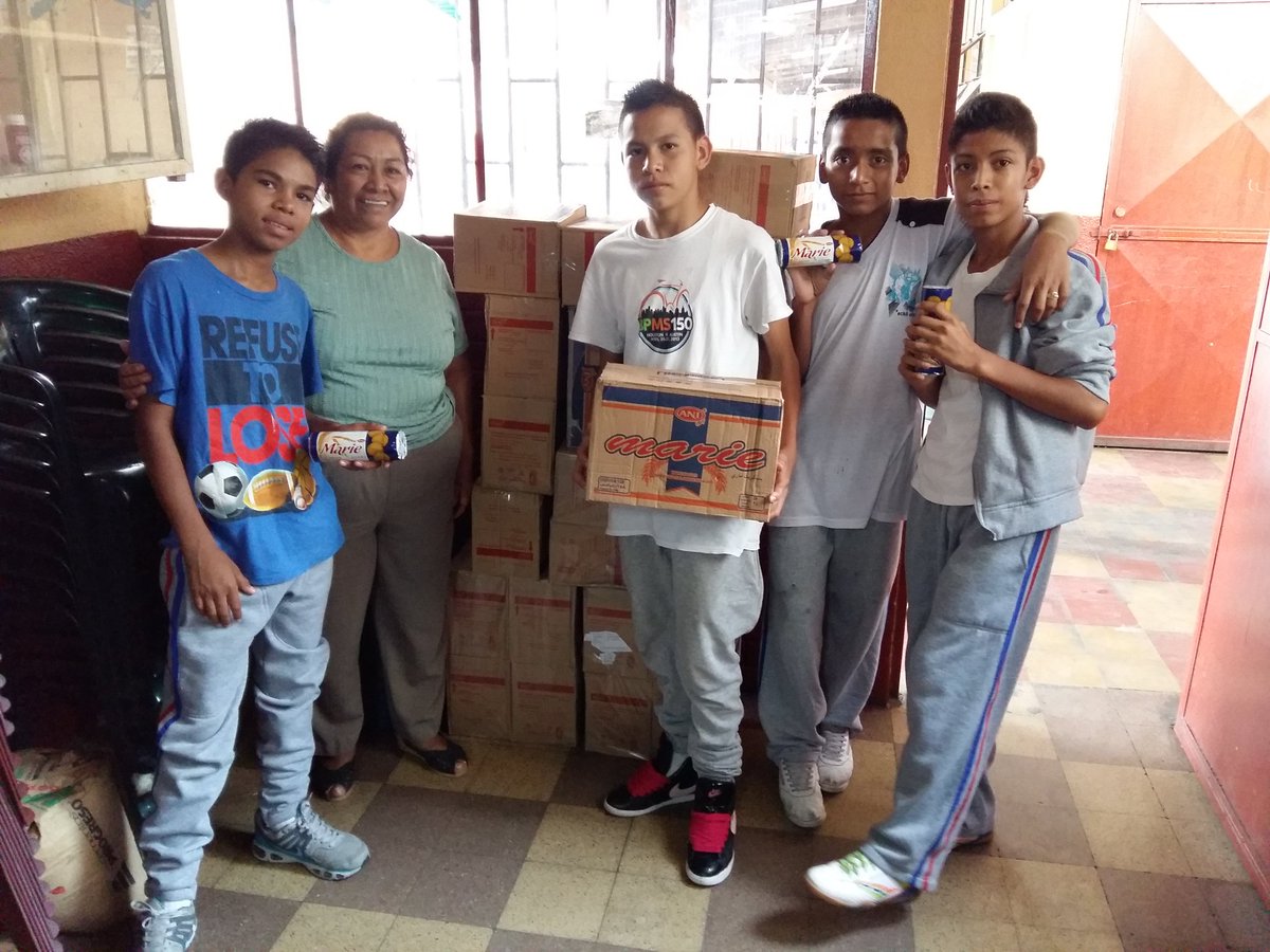 alianzajovengua's tweet photo. Donación de 14, 400 Galletas, refacción EOUM, Mariano Rossell, JV,Mixco.Apoyo Club Rotaract Ermita. @netobran https://t.co/vfSP8KUSdd