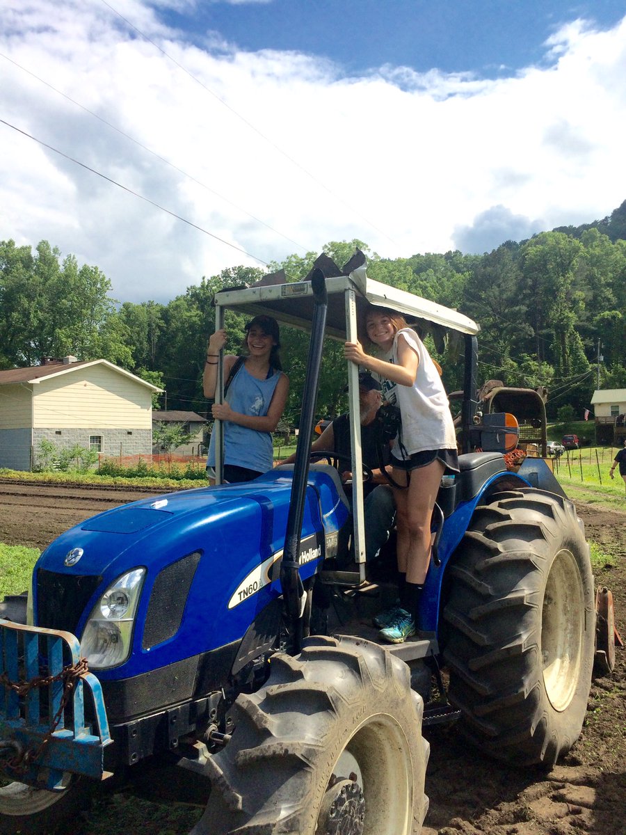SSPWilliamson's tweet photo. Tractor rides from Mr. Doug #cheesing 🚜 https://t.co/jx8SMg3k8j