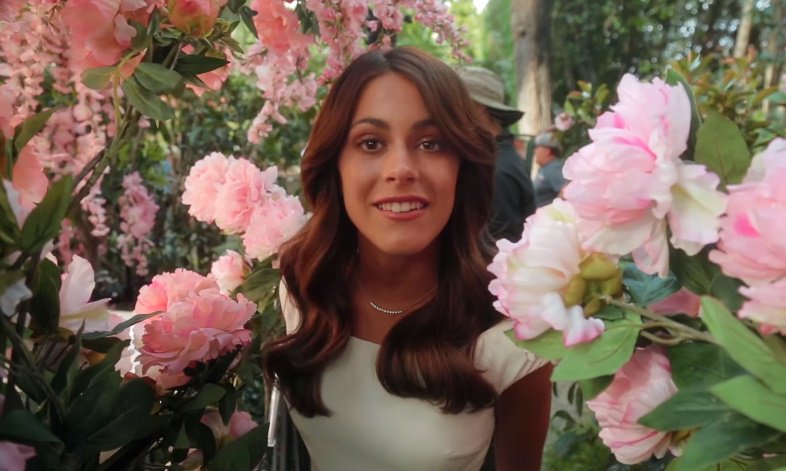 Admirandoatini's tweet photo. #SiempreBrillaras✨♥✨ #BACKCLIP💥🎤✨🎶
#TINI♥ Hermosaaaa! https://t.co/JvcXYY1SSj