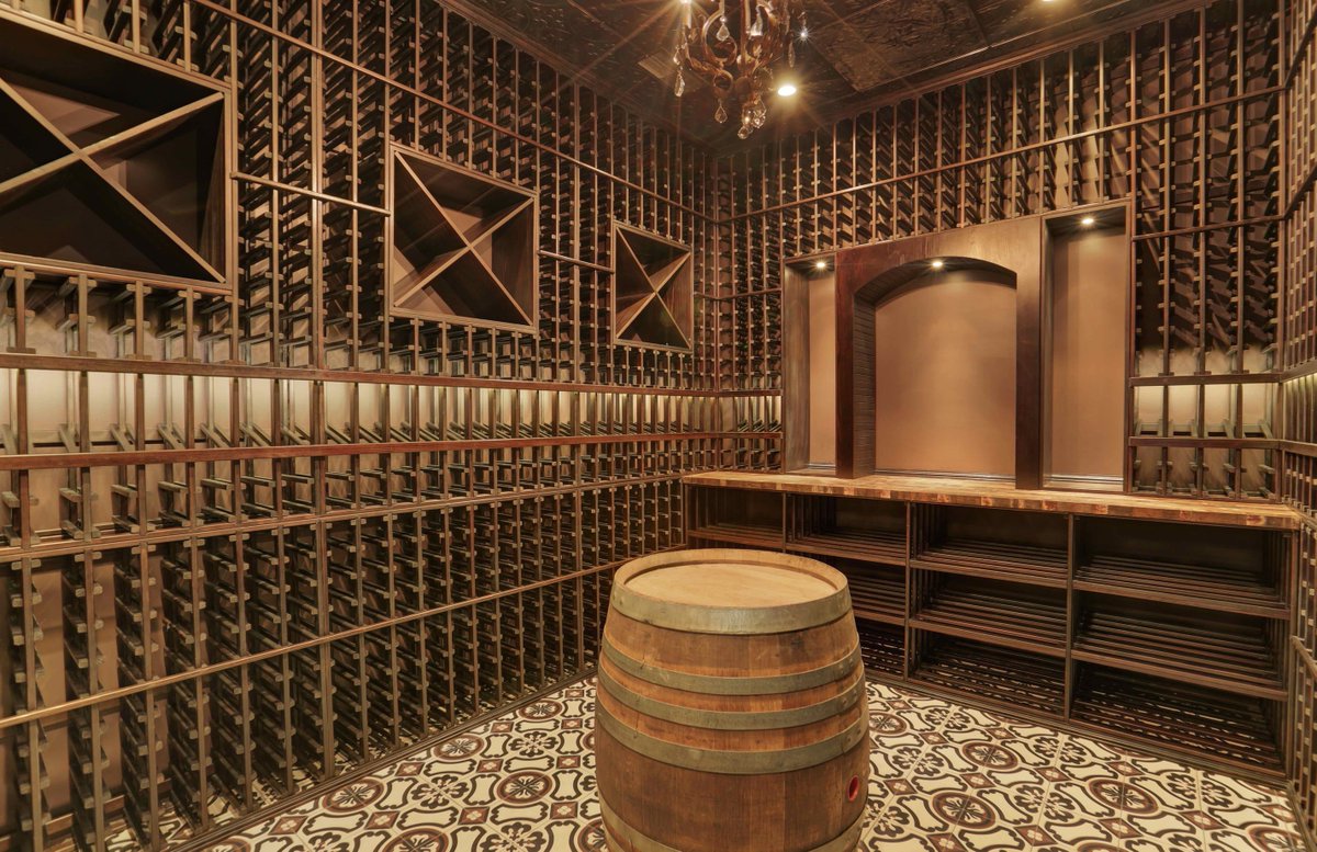 APerryHomes's tweet photo. A vice room that outdoes all the others. See more #Bars and #WineCellars https://t.co/avcYimp7bG #ViceRoom https://t.co/LH4EWkxZV5