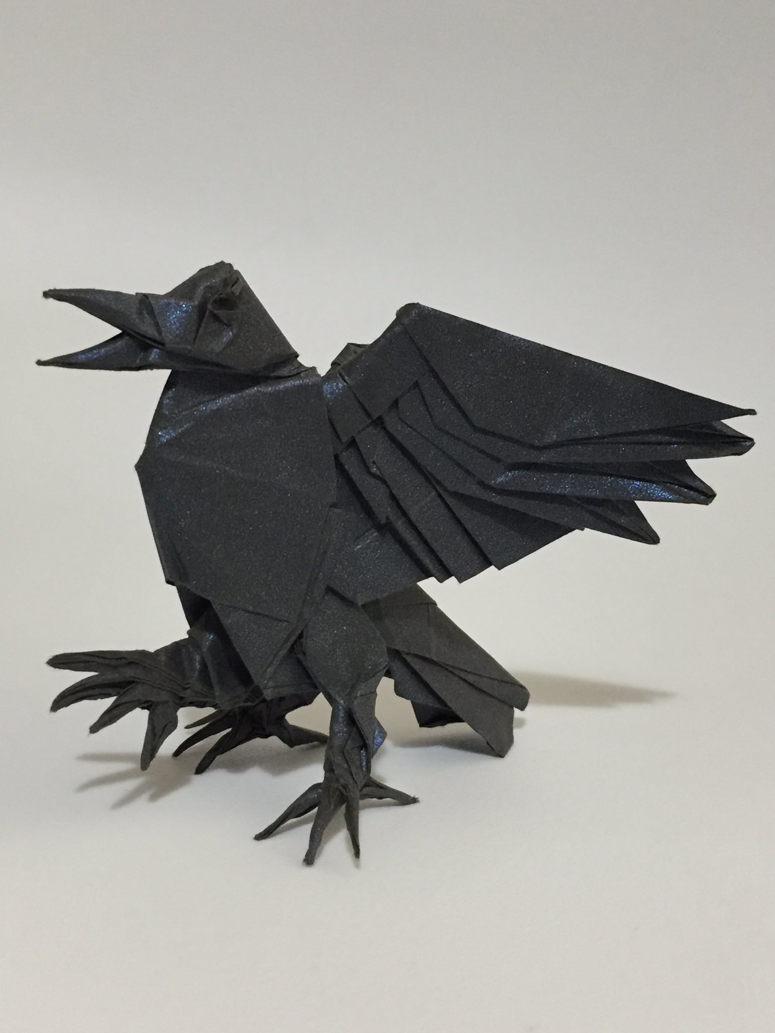 折り紙作品：八咫烏(黒、金)2点セット 折り紙 鳥の置物 黒と黄色 折り紙 簡単！ 鳥（カラス）の折り方 / origami easy! paper
