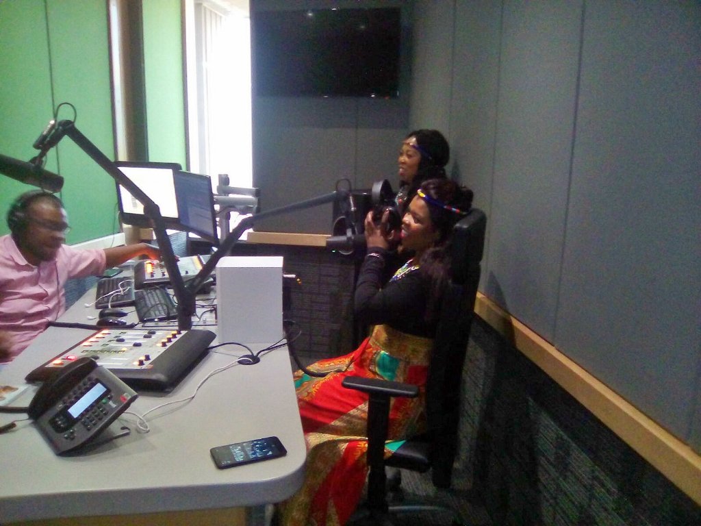 NtsikoBulie's tweet photo. Fun bit band sisters in Channel Africa fm https://t.co/r609RYZQH0