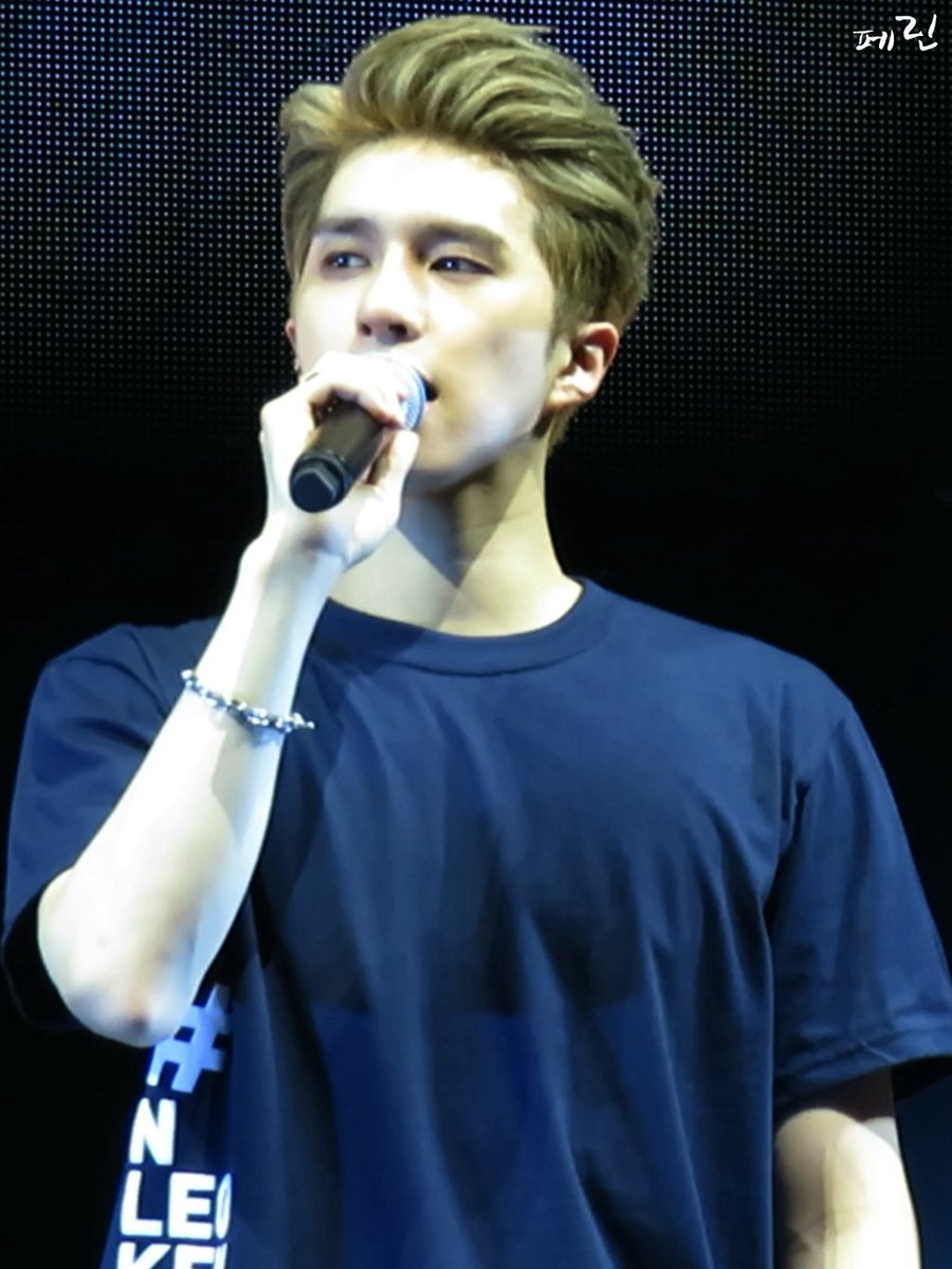firyn's tweet photo. 160529 VIXX Live Show in Singapore #VIXX #빅스 #켄 #이재환 https://t.co/V0XITzFZCC