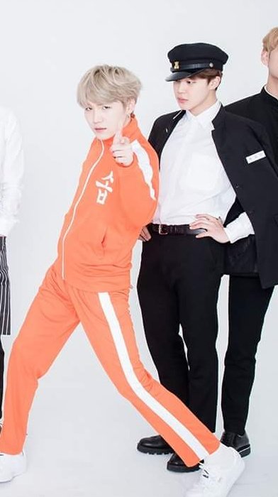 dokushojewel's tweet image. Ojalá fuera Jimin, para que Yoongi me entregue el culo
Ojalá también fuera Yoongi (? 
♡
#BiasProblem