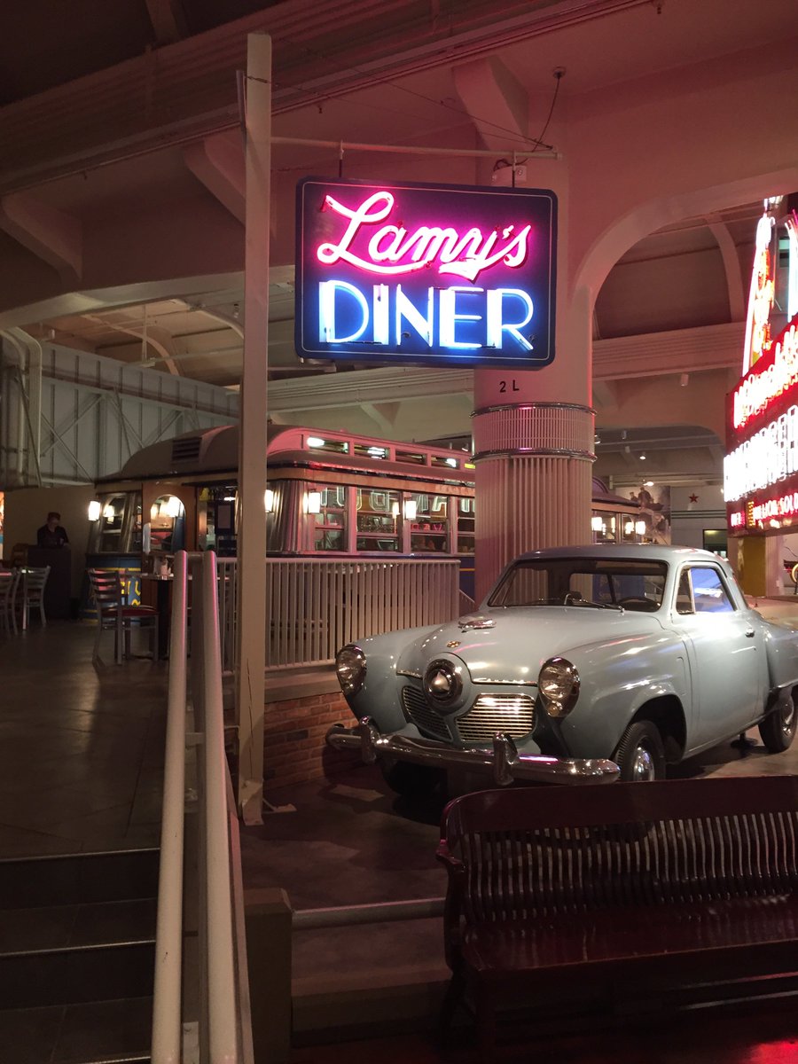 PotomacEvents's tweet photo. I spy the perfect spot to serve dessert and boozy milkshakes! @IDSA @thehenryford  #IDSADetroit16 #potomacevents https://t.co/hvkGfRO5Jc