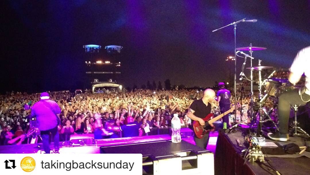 1st #TasteofChaos show in Chicago was great. Thanks to everyone that came out <a href="/TBSOfficial/">Taking Back Sunday</a> @jilliannewla