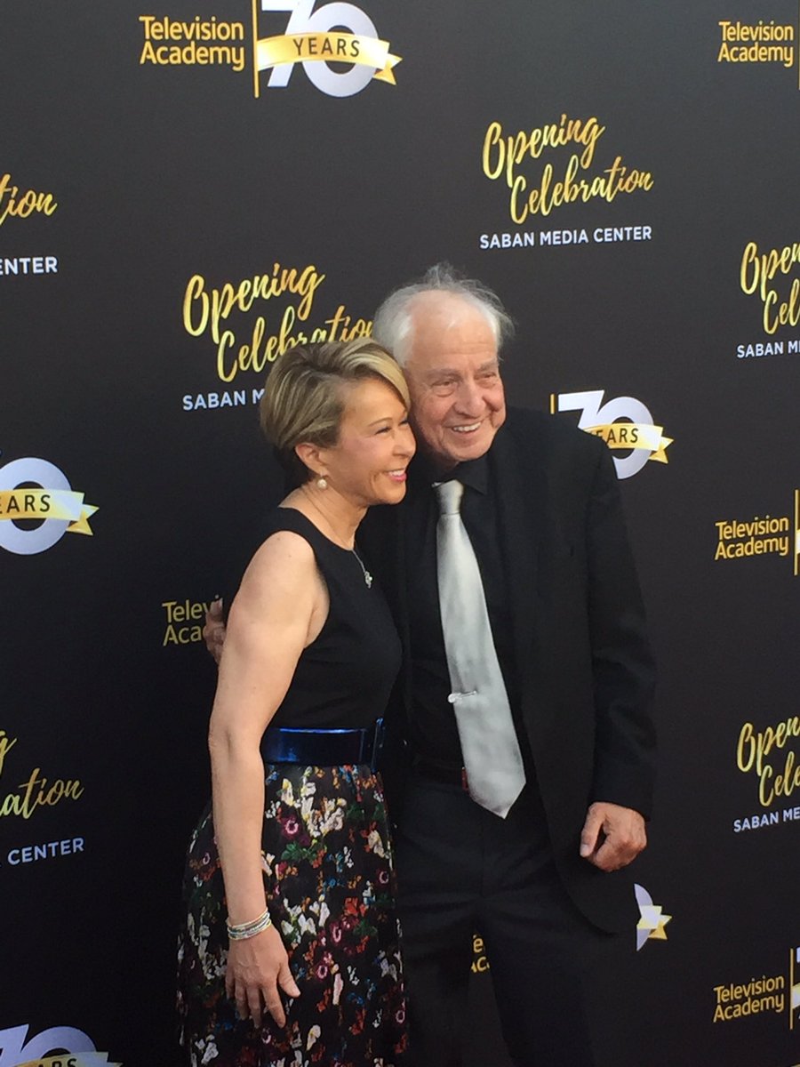 YeardleySmith's tweet photo. It was a big nite! #70YearsofTelevision. Me w/ legends like #GarryMarshall?? #howdidienduphere #honored #SoMuchFun! https://t.co/5B1U3g4GIe