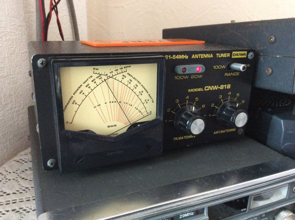 mxbhd's tweet photo. 久しぶりにアマチュア無線を開局してみた。機種はNASA72GX II。CBの石が入っているので28MHz帯の石と入れ替え、さらに出力の調整をして無線機の増設申請を行いました。28.305MHzで無変調10W出た。Eスポの季節！ https://t.co/cb8iyxHblg