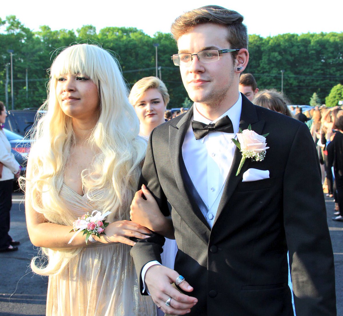 photorichierich's tweet photo. Students at #ExeterHighSchool during the Senior Prom. #EHS #bluehawks @ExeterBlueHawks @seacoastonline https://t.co/2B1ne56tlW