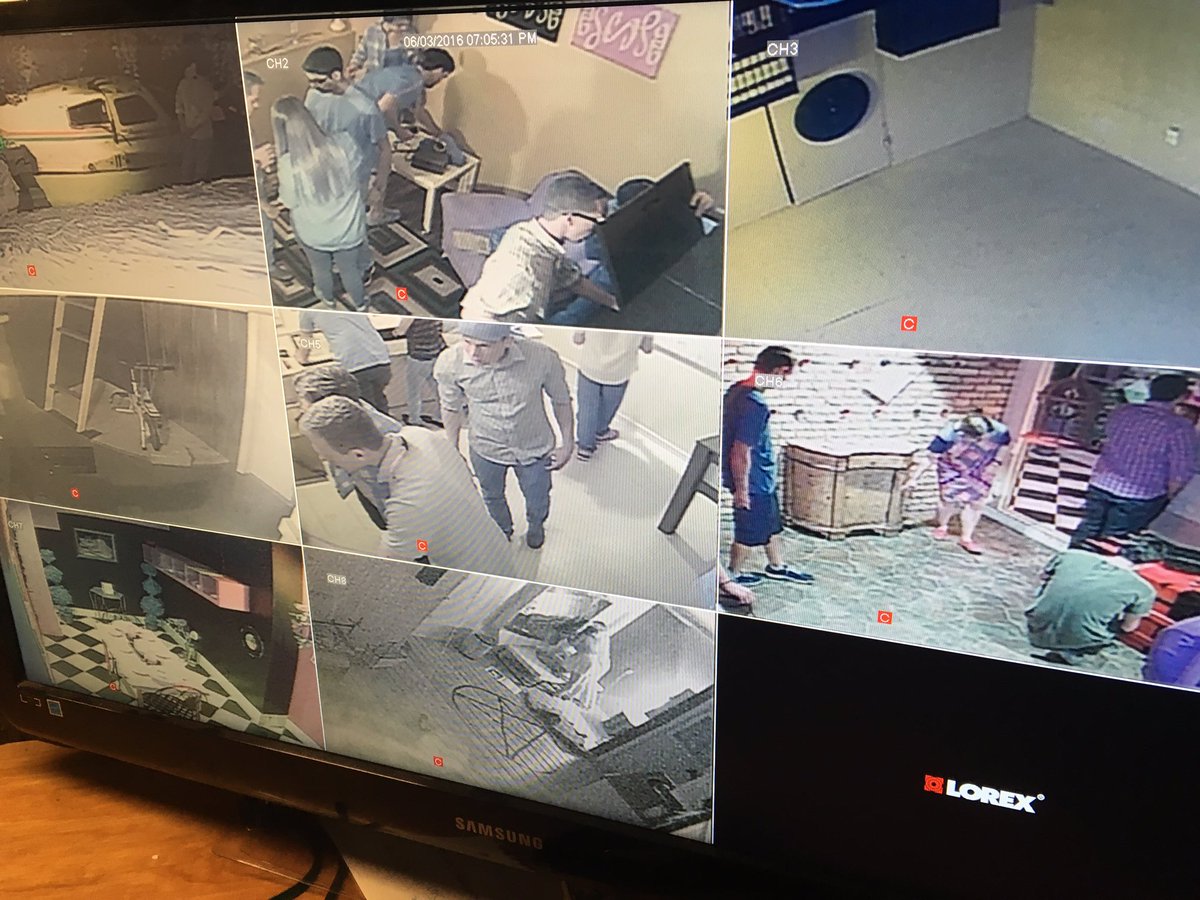 csce2016's tweet image. Our students are currently trying to figure out how to escape the room! #csce2016