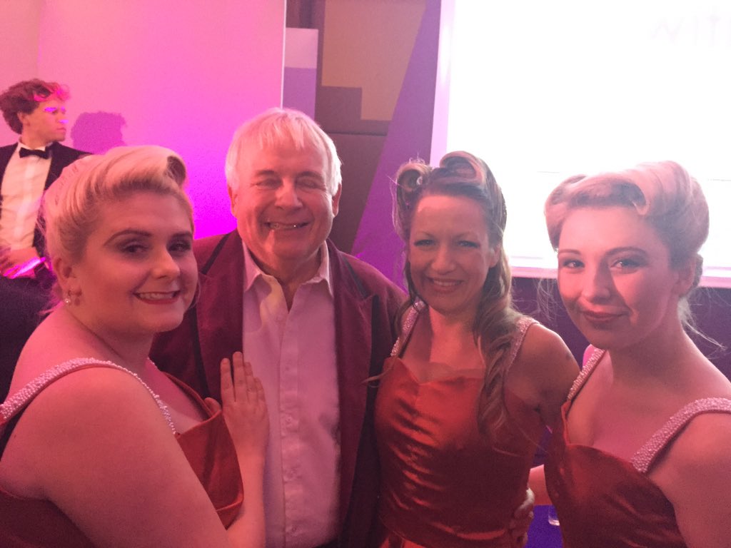 MemphisBellesis's tweet photo. @onebiggins so lovely to sing along side you dear! Here's our lovely pic! Love from the belles. X https://t.co/XLlt9wvUQR