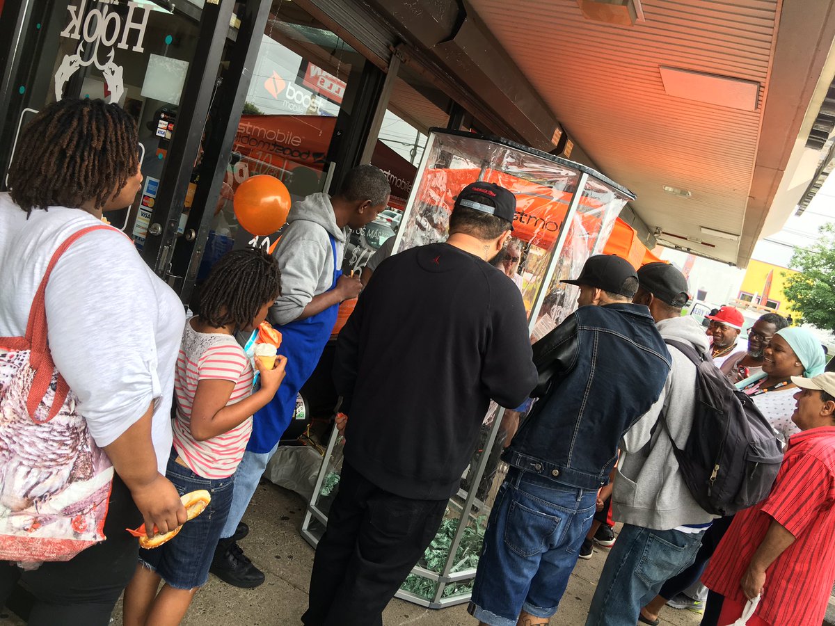 vtruongcao's tweet photo. Good Friday 2B #ChasingPapers #BoostTakeover #PhillyEvents #PhillySavesTheWorld @Power99Philly @MikeWodzisz @Kpalet5 https://t.co/EDneHcd9JV