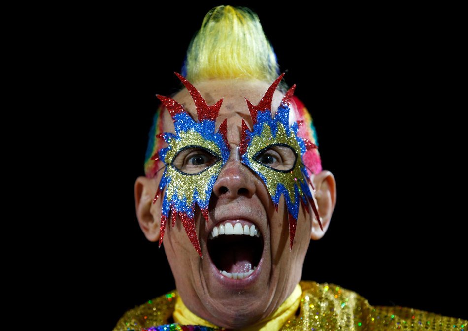 #Colombian fans dress up for #CopaAmerica #ColombiaGritaGol bit.ly/1U0rbGt?utm_me… https://t.co/w7YSat17Wf