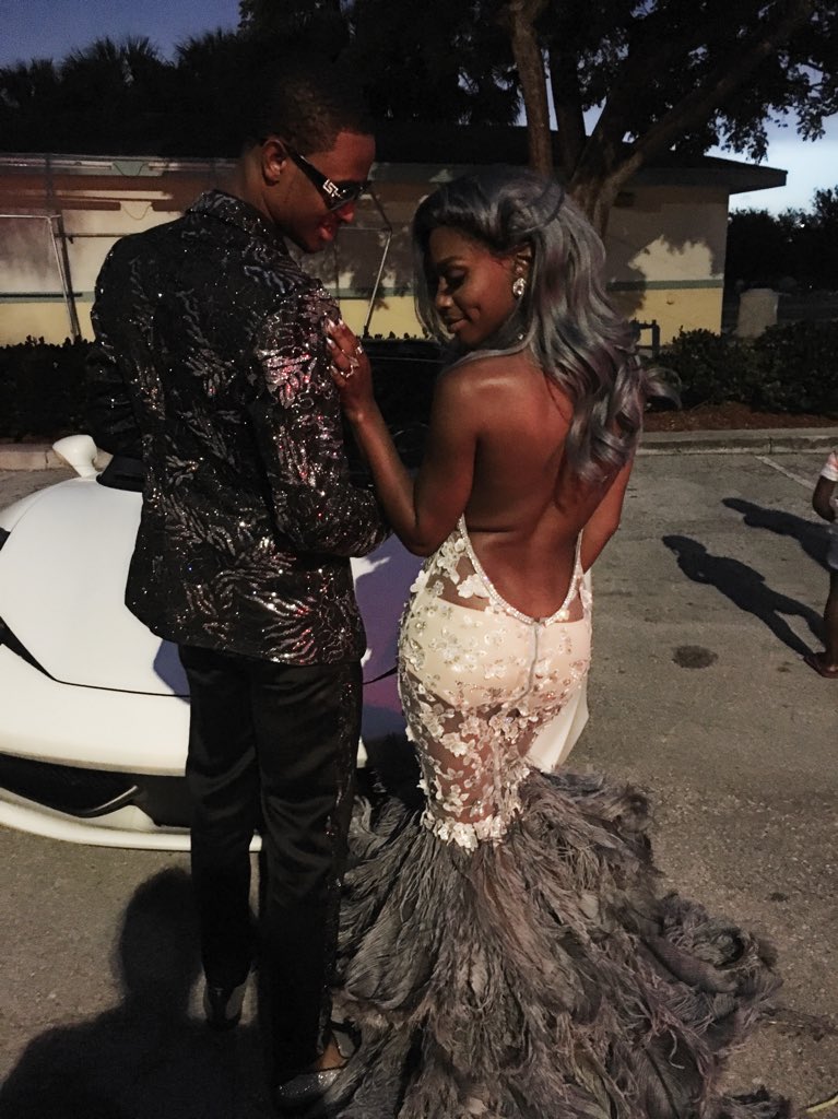 dimpsare_beauta's tweet photo. Is this what y'all been waiting for 💅🏾😜😘 #prom2k16 #thefinale2K16 https://t.co/GX3gDZiplw