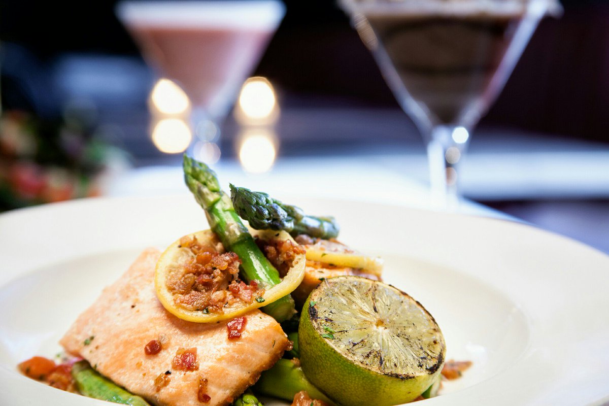 Pacific salmon is running wild tonight!
#sugarfactoryorlando