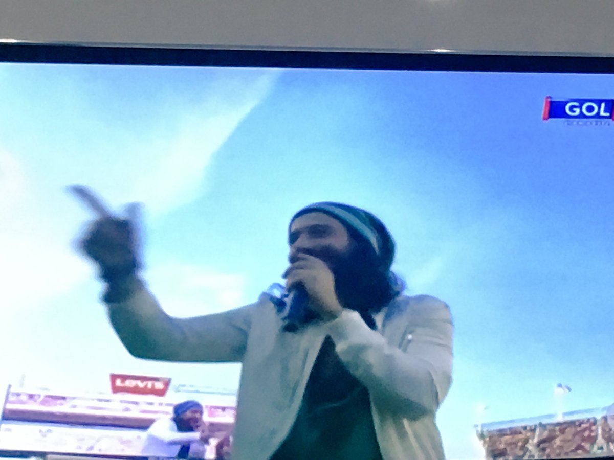 oficialHASSAM's tweet photo. Empezamos bien la #CopaAmerica con intervención musical de Yepes https://t.co/IIEow3mycc