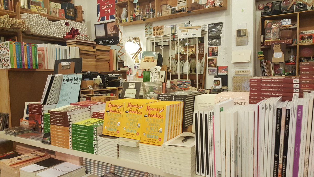 RoomiesFoodies's tweet photo. Grab your copy of Roomies/Foodies in Singapore @BooksActually book store, Tiong Bahru (@BloodyGoodBook ) https://t.co/ZdBYhEbJ1a
