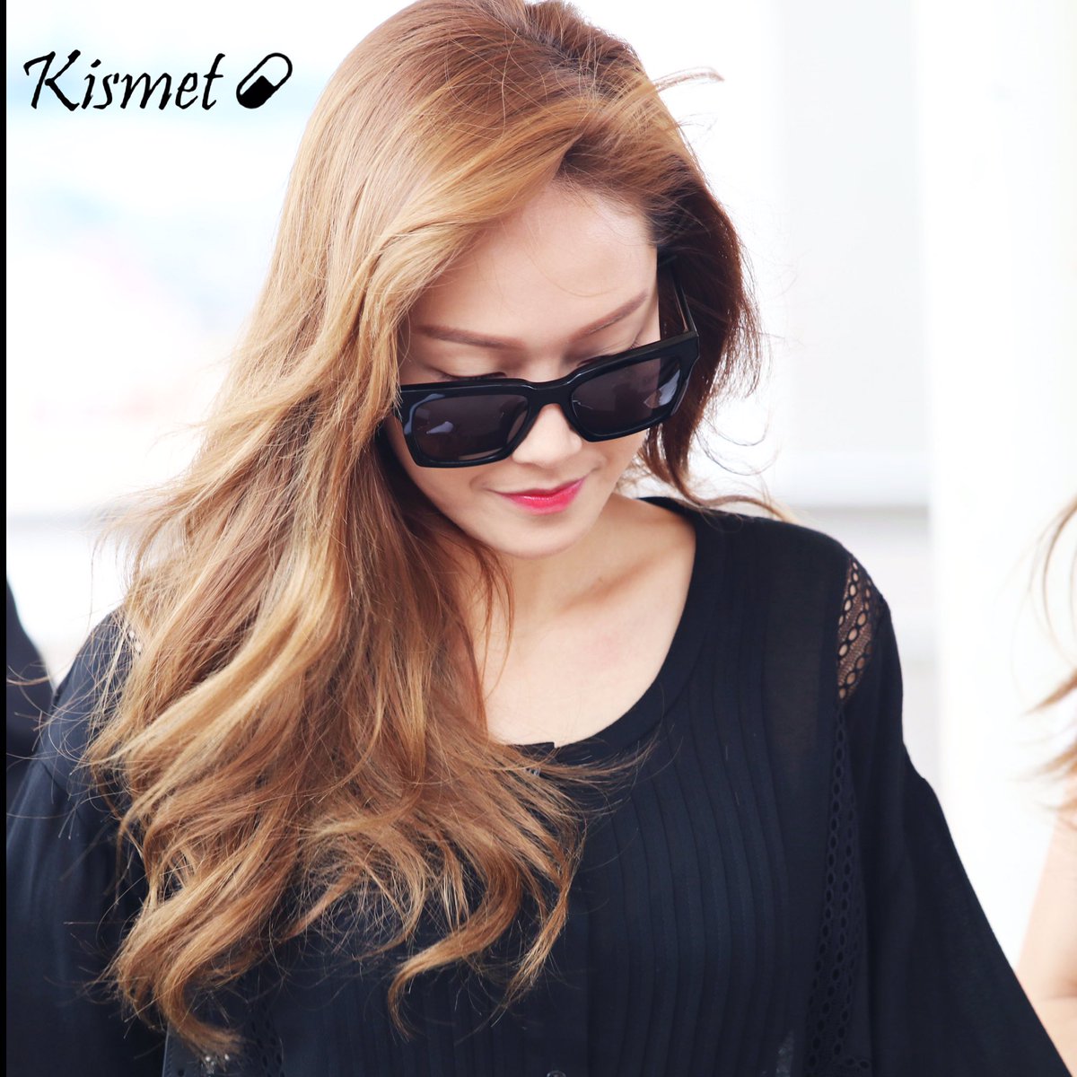 [PIC][19-05-2016]Jessica trở về Hàn Quốc vào trưa nay CkEbDGOWsAAtz5f