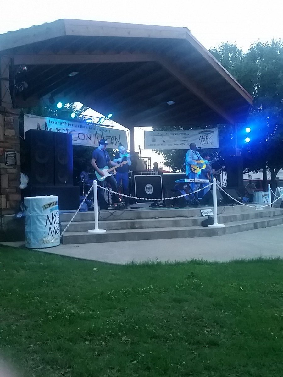 GeneTrinklein's tweet photo. Big Joe! #MusicMoves #MusiconMain #MusicInDenisonTx #BigJoeWalker https://t.co/iUY69Ro3pU
