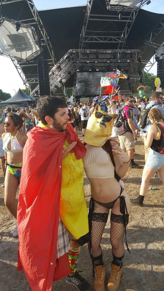 sofloedm_'s tweet photo. I had so much fun at #SMF16 !! Did anyone spot us there? #ravebooty #plur #plurvibes #peaceloveunityrespect #edm https://t.co/zwW2MsmyjA
