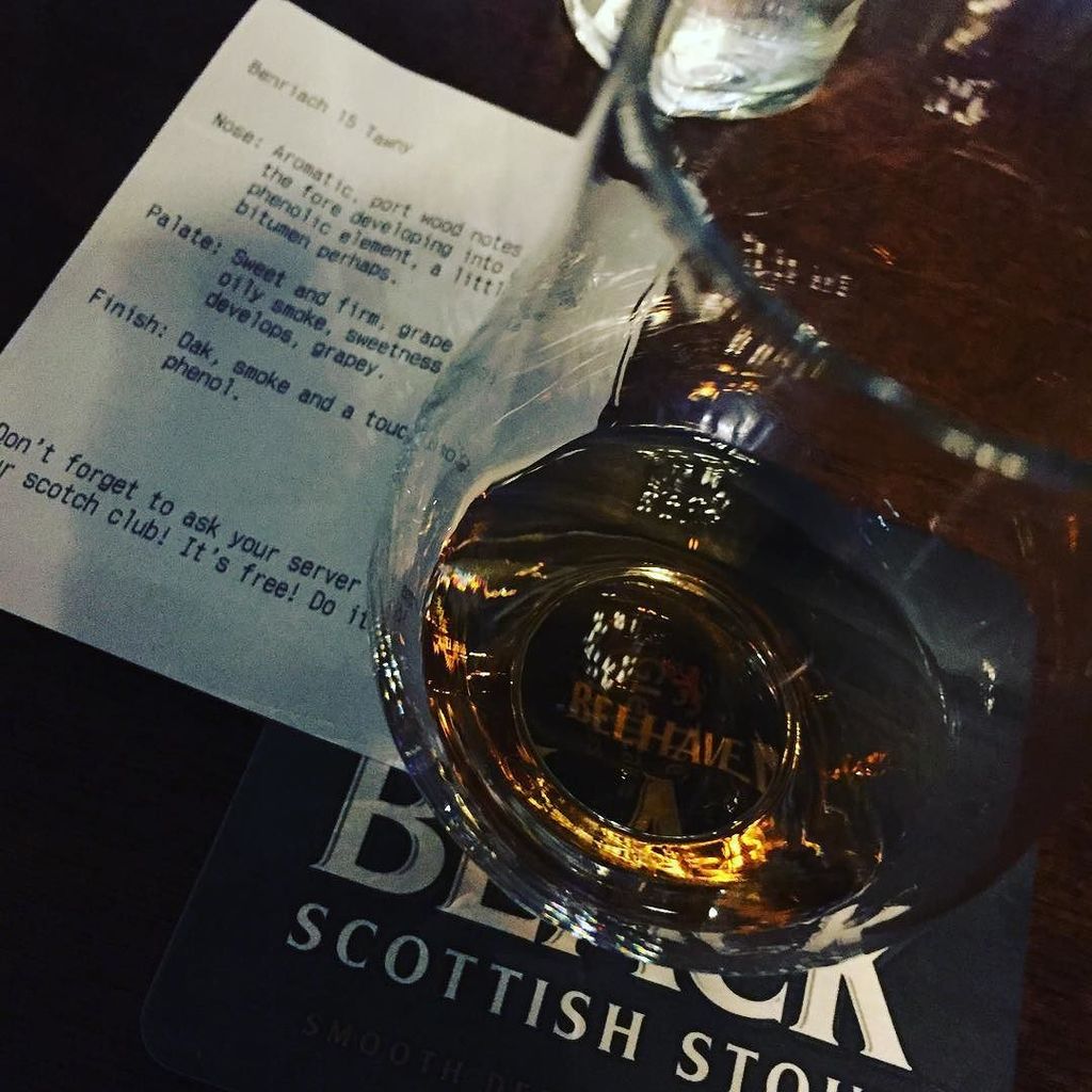 SlaterOnTheMic's tweet photo. Oh hello, scotch. Benriach 15yr Tawny Port. #scotch #scotchdrinker #Highlanderpub #Ottawa https://t.co/i6O12LeX4j