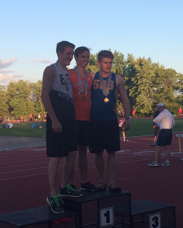 JacksnWoloschuk's tweet photo. #jumpdat #sprintdat #throwdat #rundat to a gold medal. https://t.co/eQ0Vzf8xlk