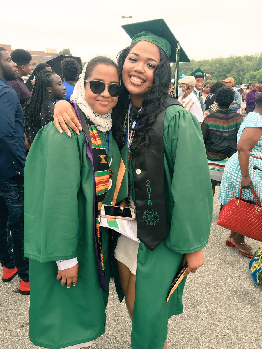 KaylaRosee__'s tweet photo. #FlowersGraduation2k16  
ITS FINALLY OVER‼️🙌🎓😝 https://t.co/ZZHvhV1bYy