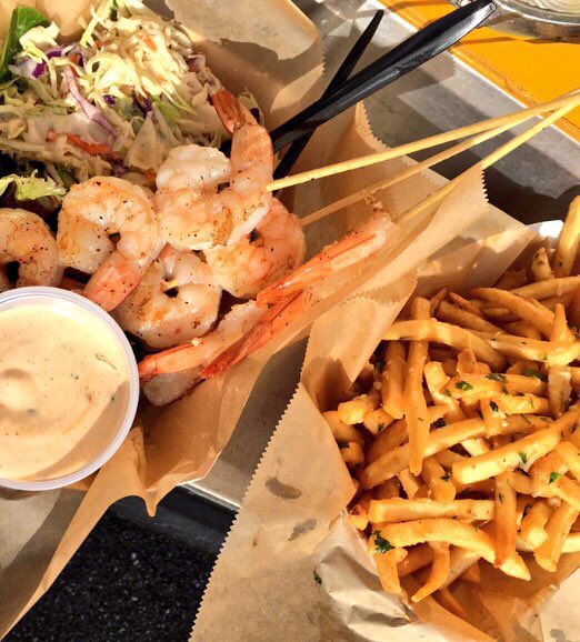 foodie_events's tweet photo. Oh man does this look yummy 😋 Good news is you can catch @TapaThatLA @WolfCreekBrew till 9pm DONT GO HUNGRY! 🍴🍺#beer https://t.co/AUIhzUh4Jv