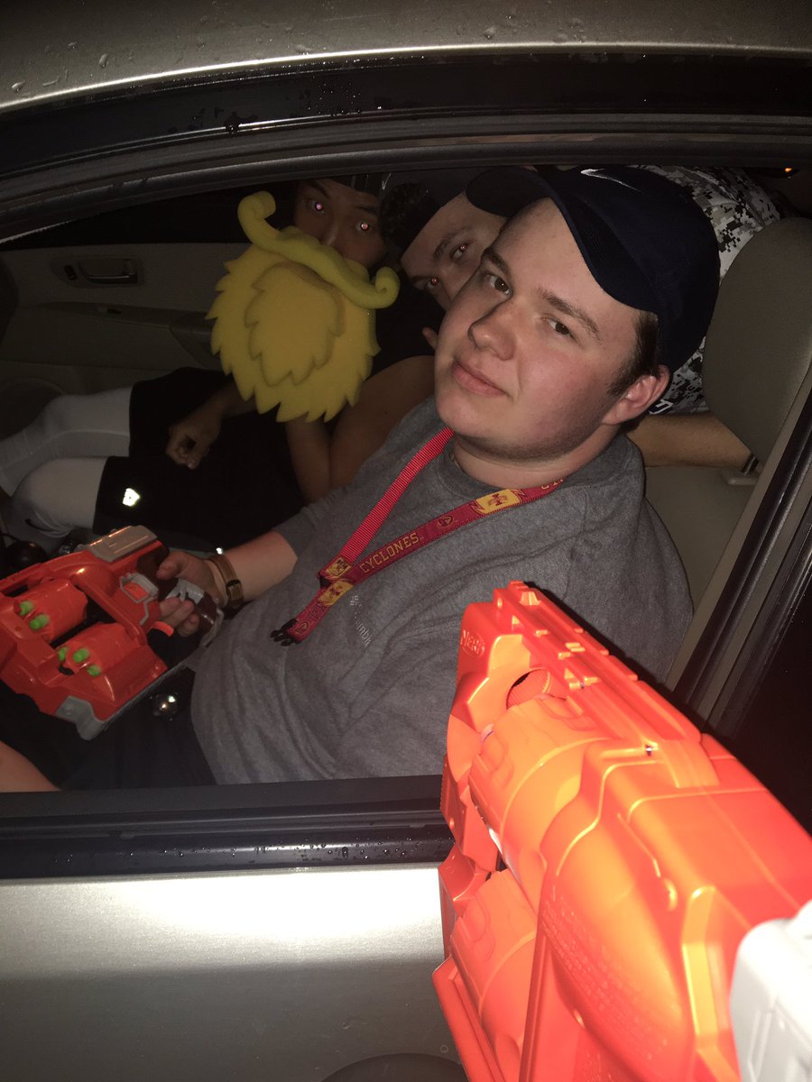 TeamYSL6's tweet photo. #lol #ŸŚŁ assist to @MarkyMarkGores Logan aka Chuck Brown down @WoodburyNerf https://t.co/sO3gSwdDz4