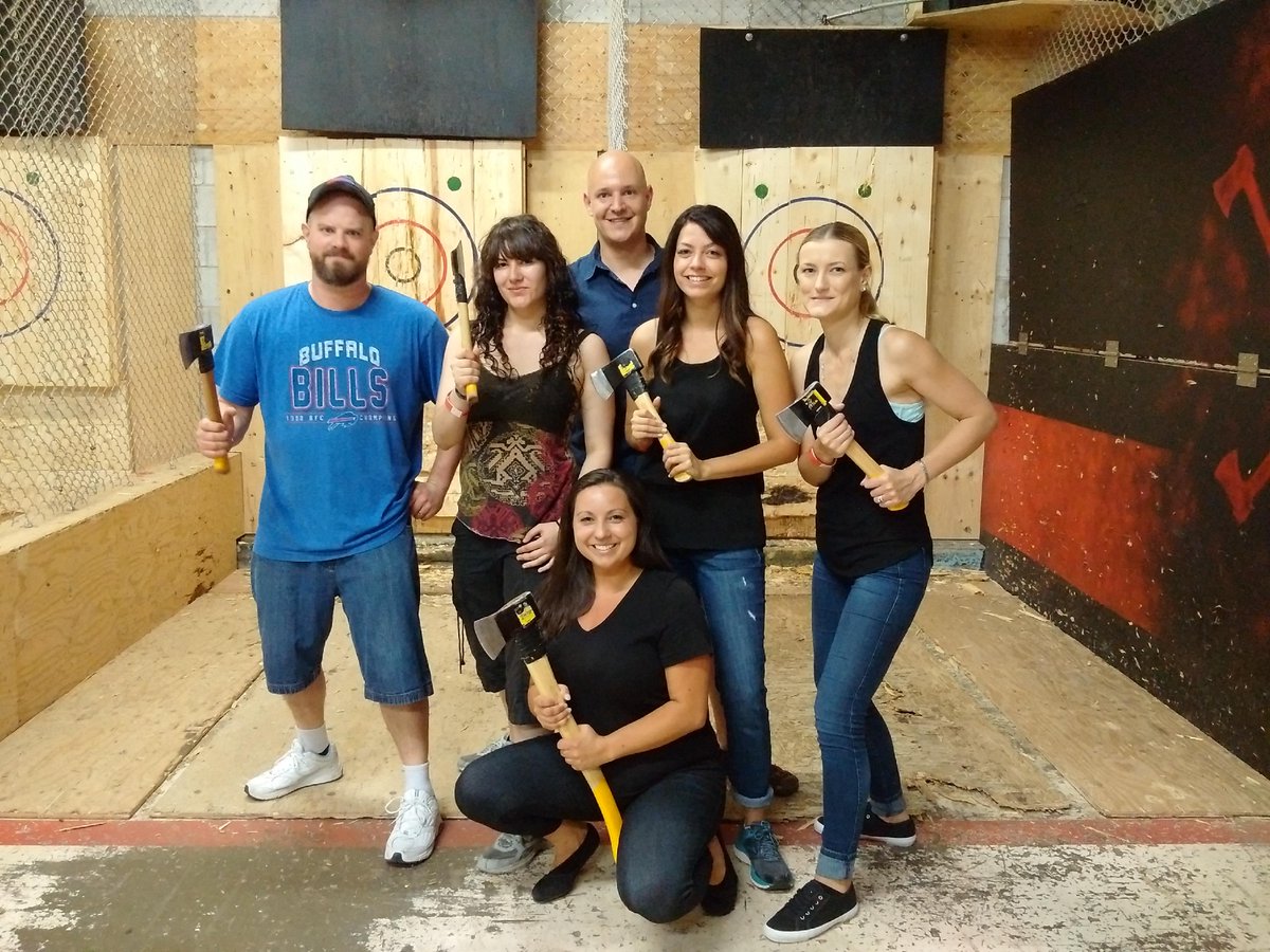 SylviaPondPhoto's tweet photo. Awesome night at @batlgroundsaxe @JessieDavid99 @MyITGuy_Adam @nate_pond @MConeybeare @saffyre9 #BatlGrounds https://t.co/MPjPfCtDMk