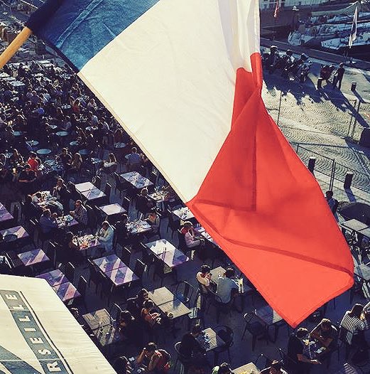 marseille's tweet photo. Le Quai de #RiveNeuve n'a jamais si bien porté son nom 🙌🏼✨ https://t.co/1dypX6K0Cw