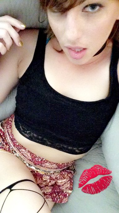 Taking #naughty pics while the boy is at work. #Tease #Freckles #Booty https://t.co/l4bDF06lwk<a href="/tag/naughty"class="tags">#naughty</a><a href="/tag/booty"class="tags"><span>#booty</span></a><a href="/tag/freckles"class="tags"><span>#freckles</span></a><a href="/tag/tease"class="tags"><span>#tease</span></a>