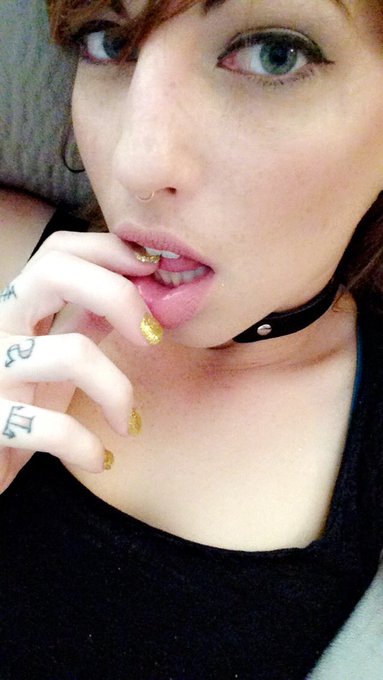 Taking #naughty pics while the boy is at work. #Tease #Freckles #Booty https://t.co/l4bDF06lwk<a href="/tag/naughty"class="tags">#naughty</a><a href="/tag/booty"class="tags"><span>#booty</span></a><a href="/tag/freckles"class="tags"><span>#freckles</span></a><a href="/tag/tease"class="tags"><span>#tease</span></a>