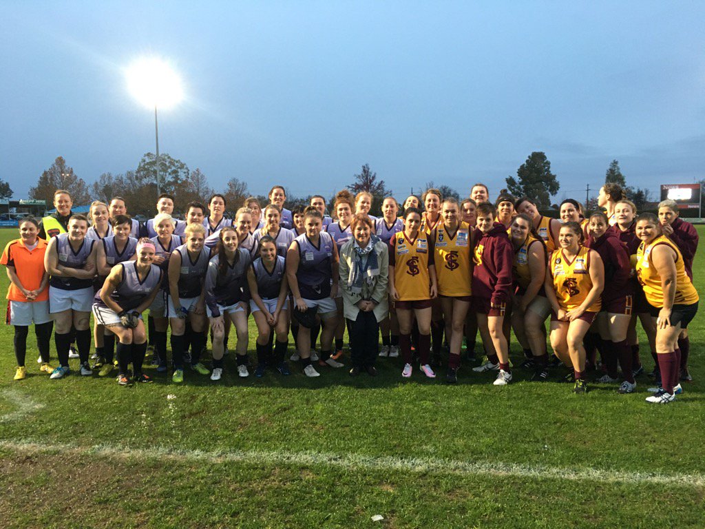 SheedSuzanna's tweet photo. Women playing AFL football on a very wet Deakin reserve tonight. Shepp Bears and Melton Central @AFL_GM @womensfooty https://t.co/JwvboRTplj