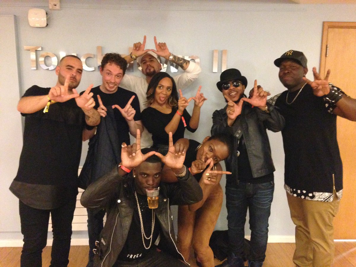 BlazinSquad's tweet photo. What's a great show last night! Here is us doing the #wayneswave with our people @RealBigBrovaz CC @christchurchsu https://t.co/AVhN7TJQzy