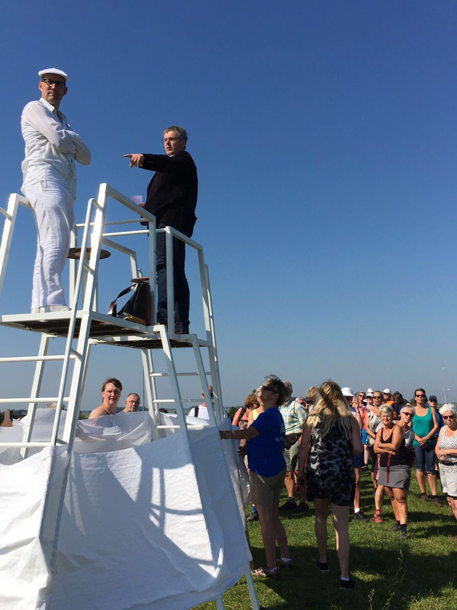 overdevloed's tweet photo. Mini-festival Noordpolderzijl tot Eemshaven is geopend! Strak blauwe lucht! #overdevloed https://t.co/gdx7GgXz0U