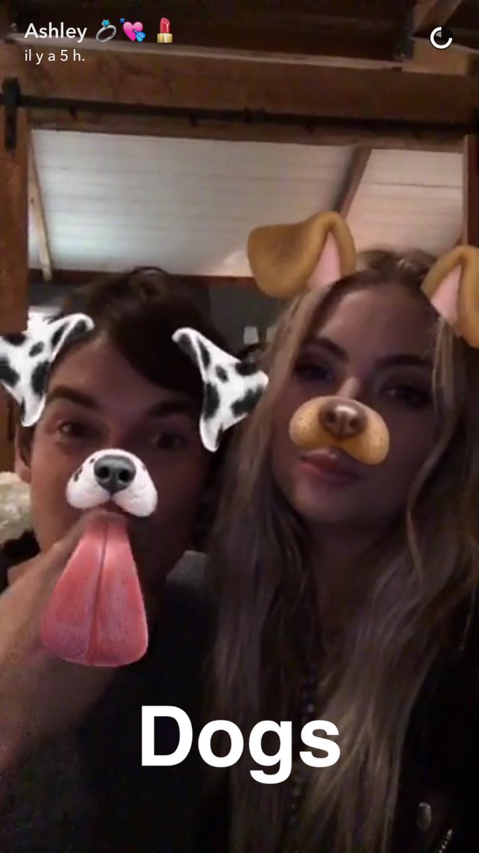 AshleySource_FR's tweet photo. Ashley et Tyler sur le snap d'Ashley 🌸 https://t.co/mjShAaH6VG